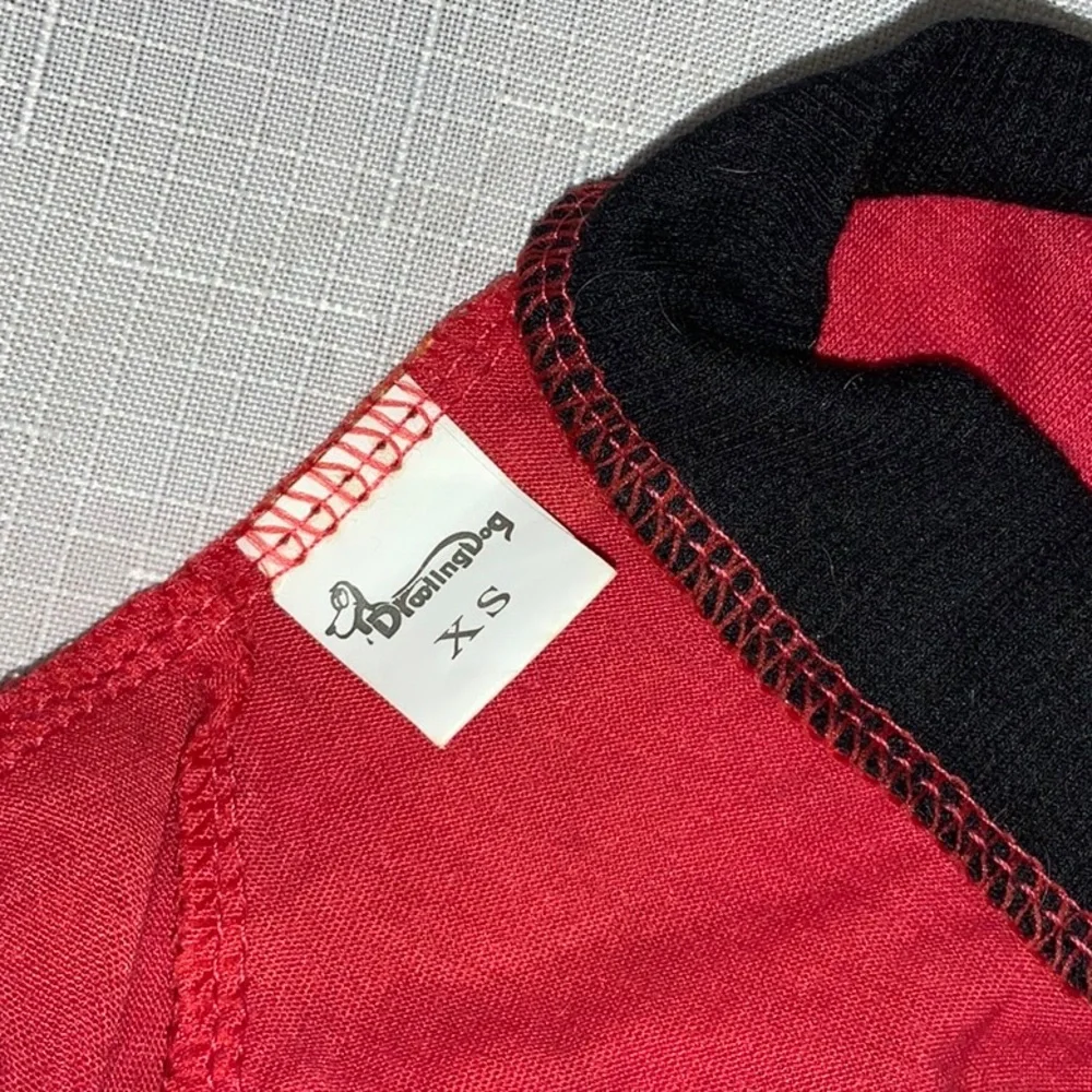 728 10/$50🏄🏻‍♀️ NEW! Red and Black I Bark at Ugly People Dog Shirt Size XS